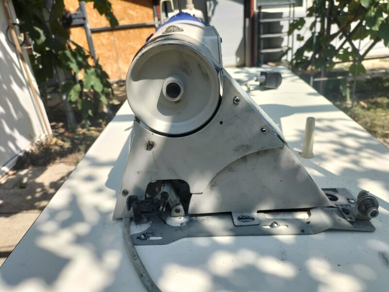 Masina de cusut industriala Juki DDL-888N, masa, motor 220V – Functionala